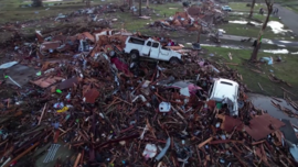 美国：威力巨大 龙卷风已造成两州至少26人死亡