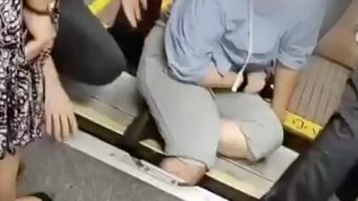 8天内第二起！又有乘客腿部被卡住 上海地铁提醒
