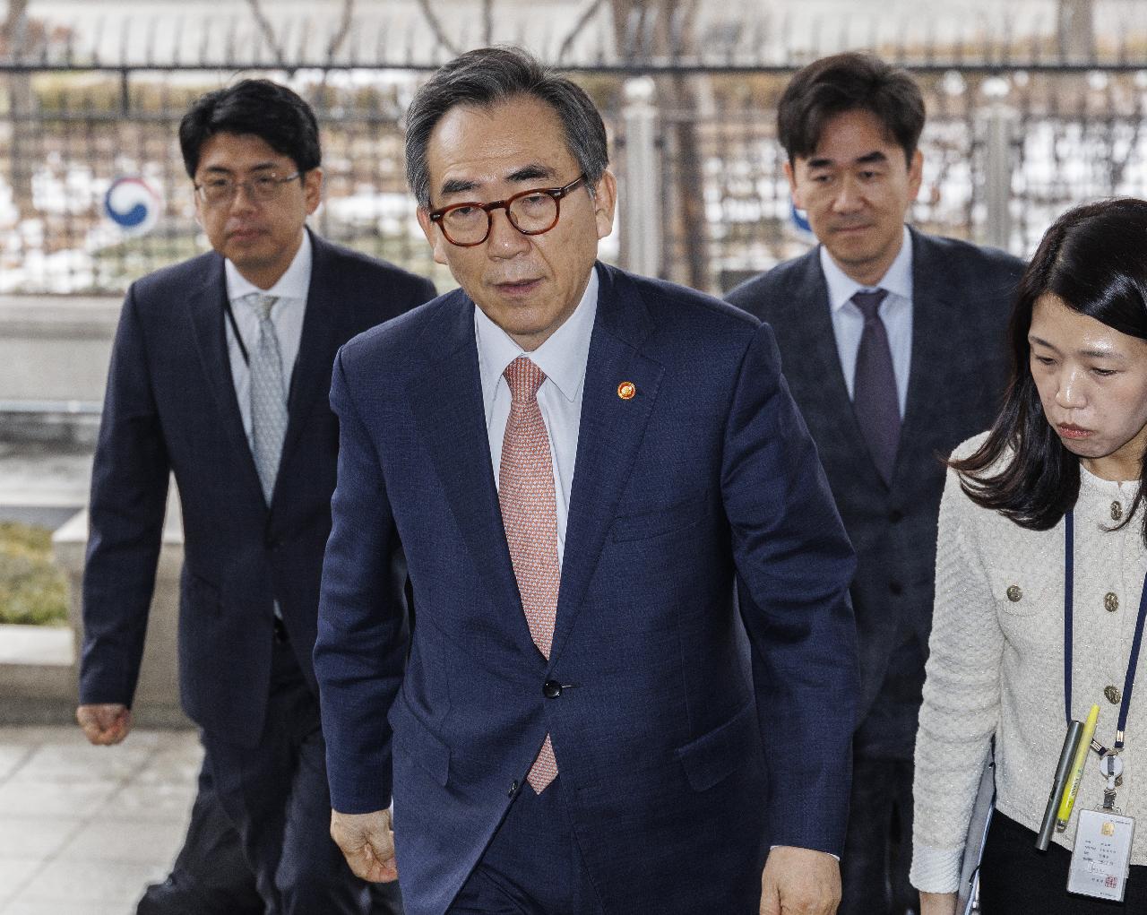 韩外长朴振致电祝贺秦刚就任中国外交部长 | 韩联社