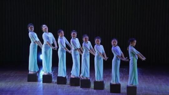 在日华人的舞蹈春晚 努力与中国文化接轨