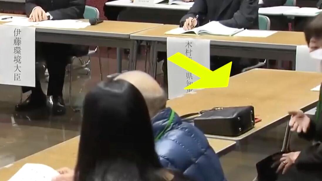发言时话筒被关 日本水俣病受害者要求环境大臣道歉_