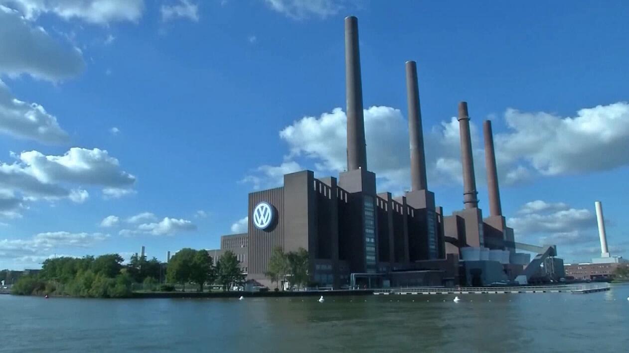 德国大众:将关闭至少三家在德工厂并裁员数万人