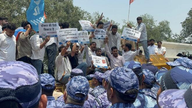 印度“医学生高考”爆泄题丑闻 228万考生受影响