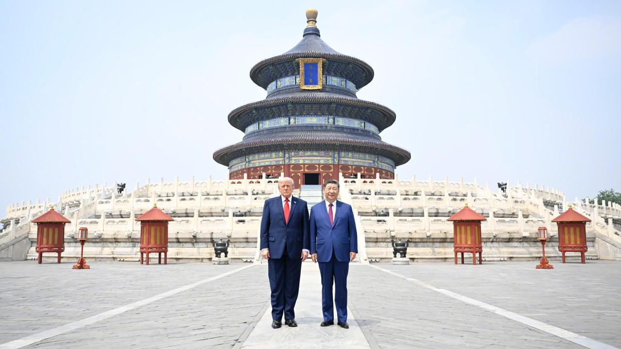 详讯丨习近平同美国总统特朗普参观天坛