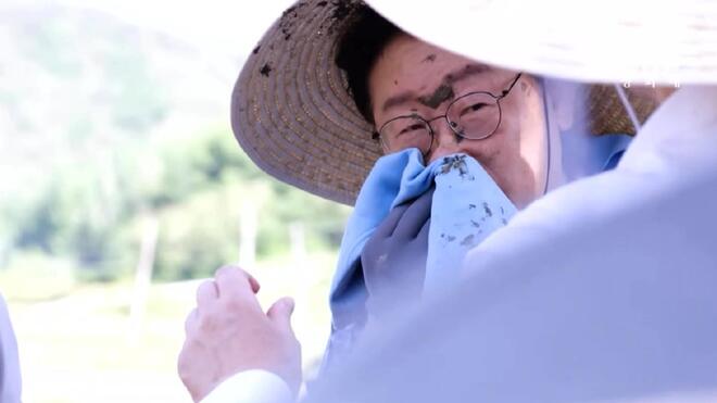 韩国总统李在明开插秧机种水稻 遭在野党批评！
