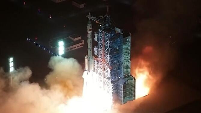 神舟二十三号载人飞船发射取得圆满成功