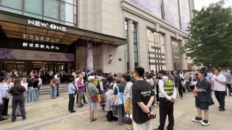 购物节大促 南京路又又又又排队了