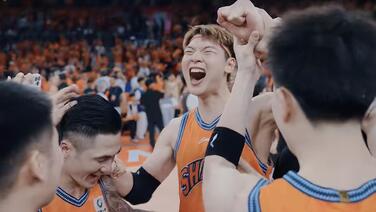 时隔24年重夺CBA总冠军 姚明见证上海男篮夺冠
