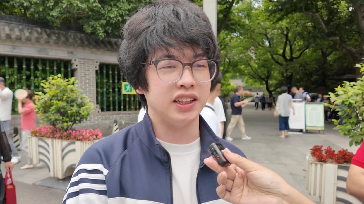 上海高考作文题公布 考生：拒绝被AI限制想象