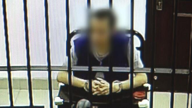 一年级文化男子自学编程 篡改充电桩收款码盗窃