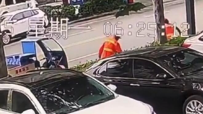 连云港两环卫工人被撞身亡 警方通报：涉嫌醉驾