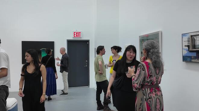 纽约新展《公共泳池》开幕：以水为镜，映照时代