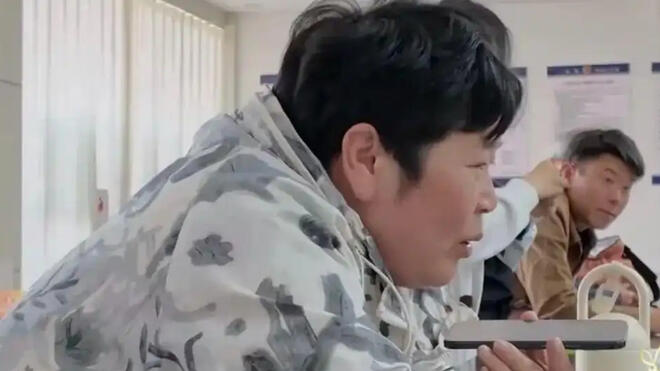 脱口秀演员“房主任”深夜道歉 户口已迁至沈阳