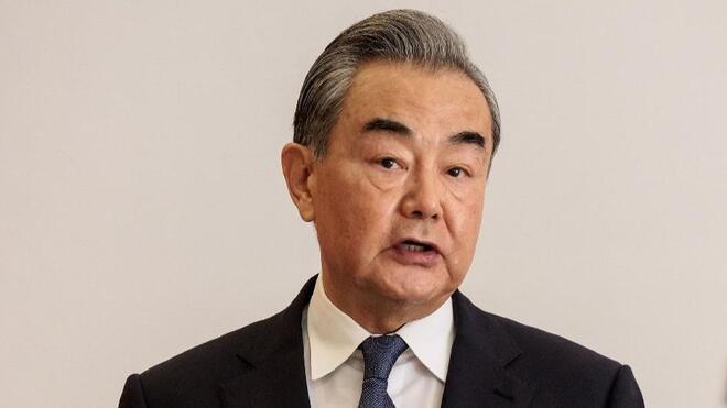 王毅同拉脱维亚外长通话：将尽最大努力继续搜救