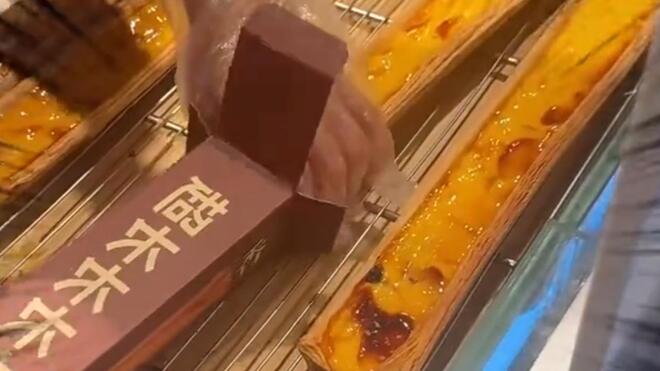 网红超长蛋挞翻车 流量时代如何守住品质底线