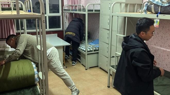 学生宿舍安置游客 暖心应急更需守住规则边界