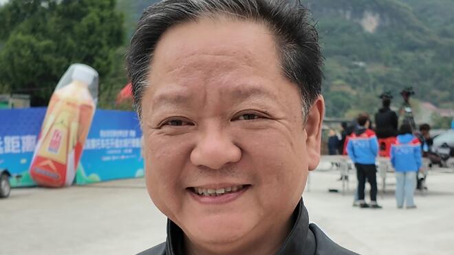 张雪喊话带县委书记去“浪” 本人回应：还没去