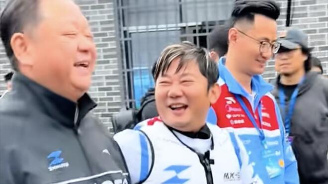县委书记也是机车发烧友 还惦记攒钱买张雪机车