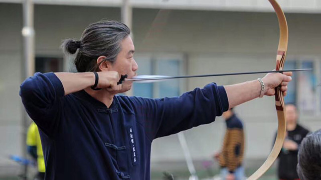 上海:欣赏“弯弓射大雕” 传统弓箭赛今天开战_时讯_看看新闻网