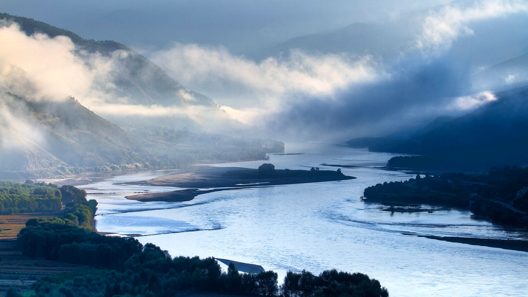 视频大江奔流滚滚长江东逝水诗词中的长江