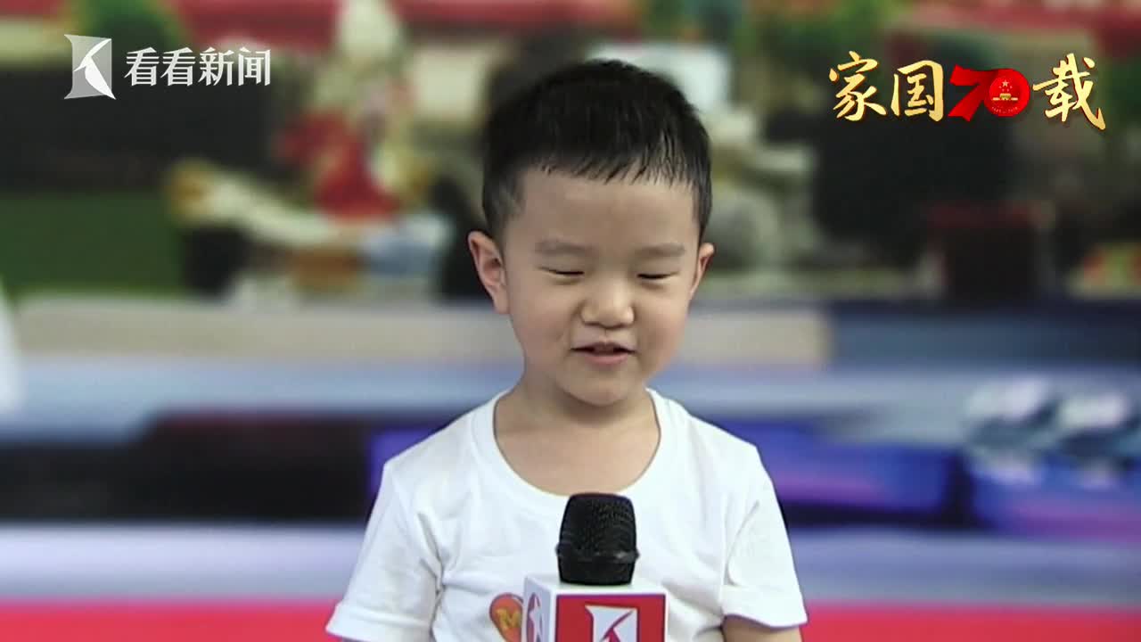 周慕尧在移动演播室讲述家·国·情_看看新闻网