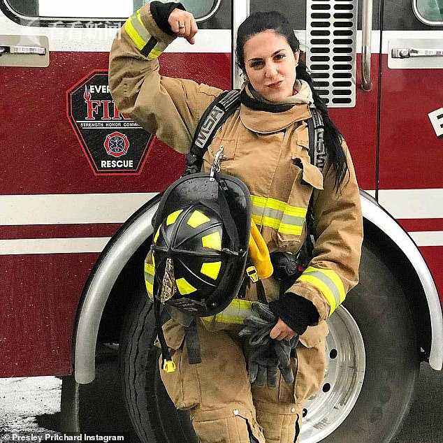 塔科马消防队女消防员图片